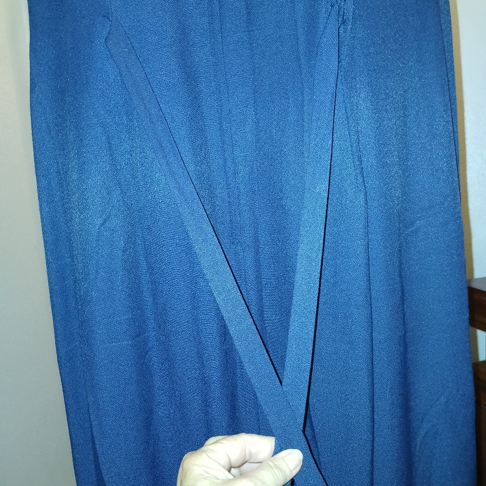 CLASSY DRESS - Picture 3 of 6